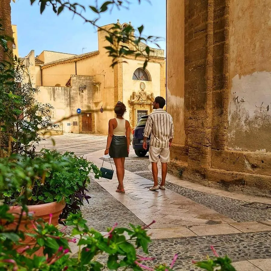 Giulietta Normanna Villa Sciacca